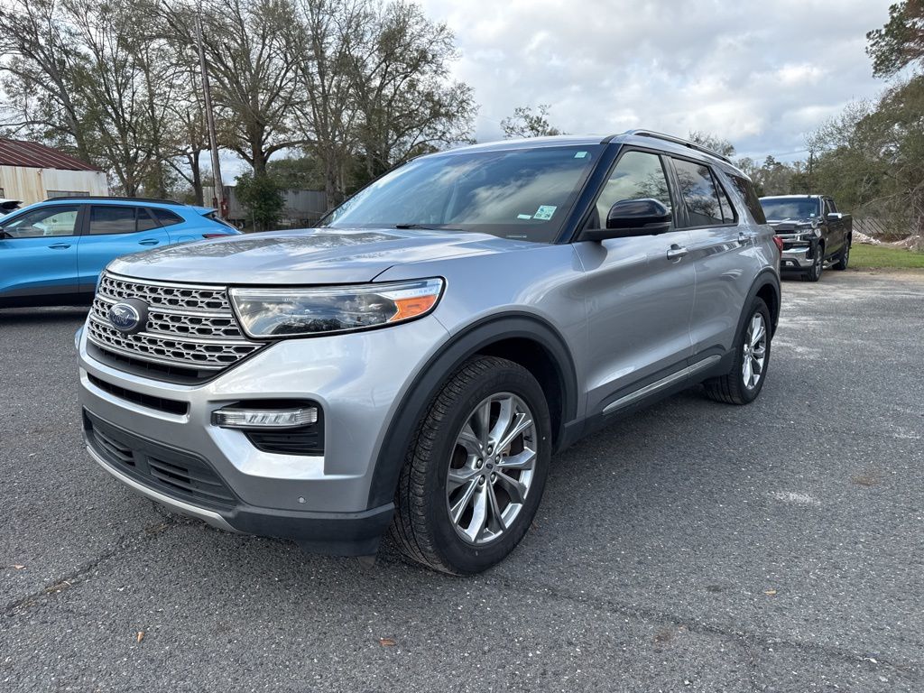 2022 Ford Explorer Limited's photo