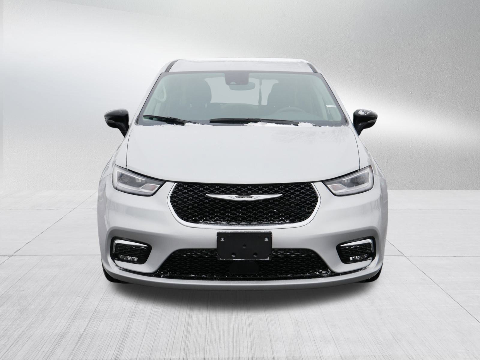 Certified 2024 Chrysler Pacifica Touring L with VIN 2C4RC1BG0RR160171 for sale in Brooklyn Park, Minnesota