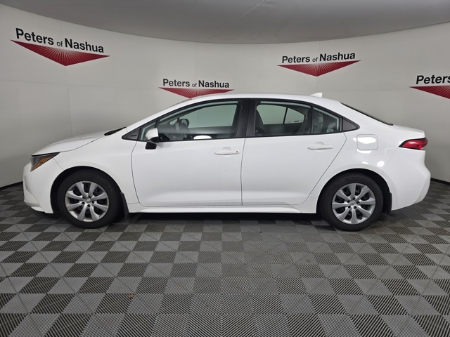 2022 Toyota Corolla LE photo 3
