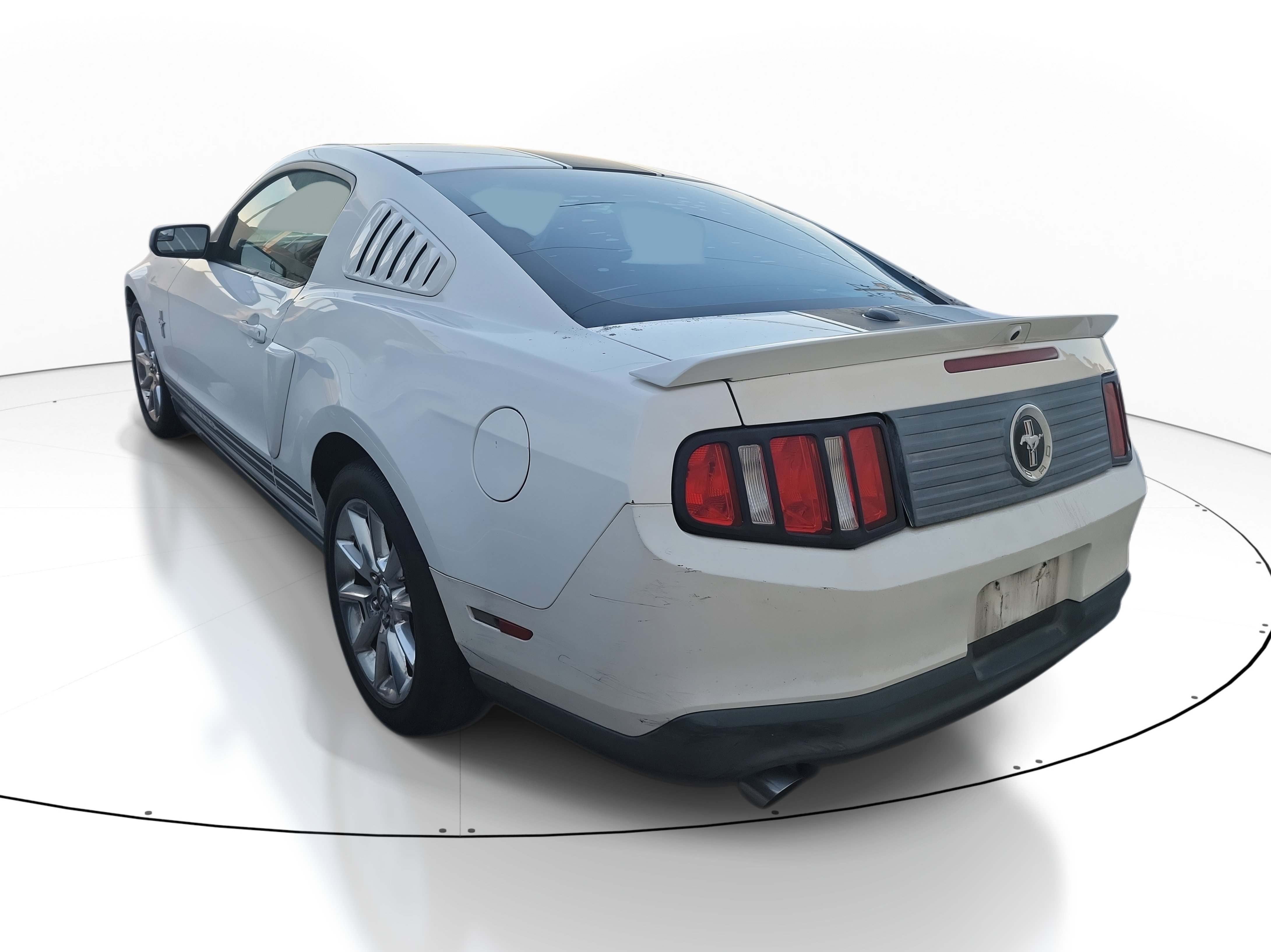 2011 Ford Mustang V6 Premium photo 4