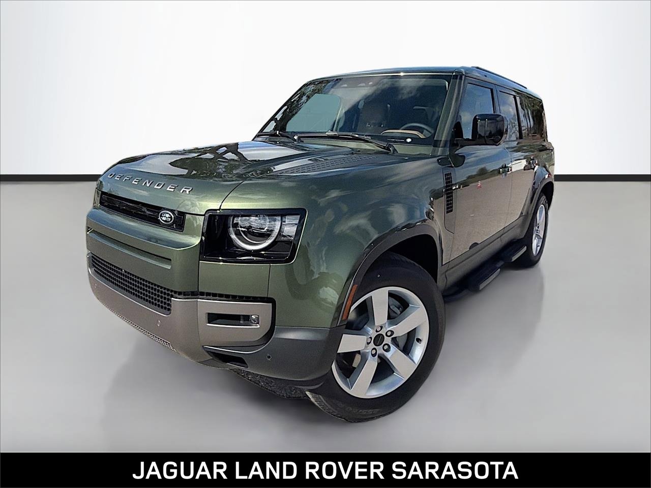 2026 Land Rover Defender S's photo