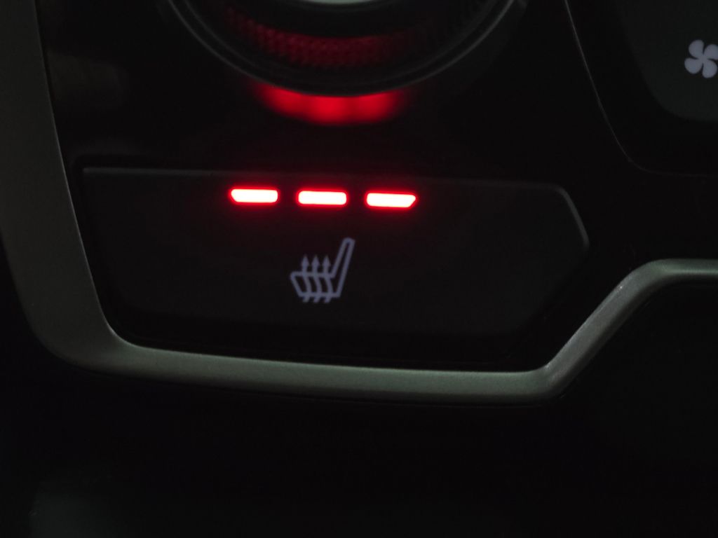 2018 Honda CR-V Touring photo 4