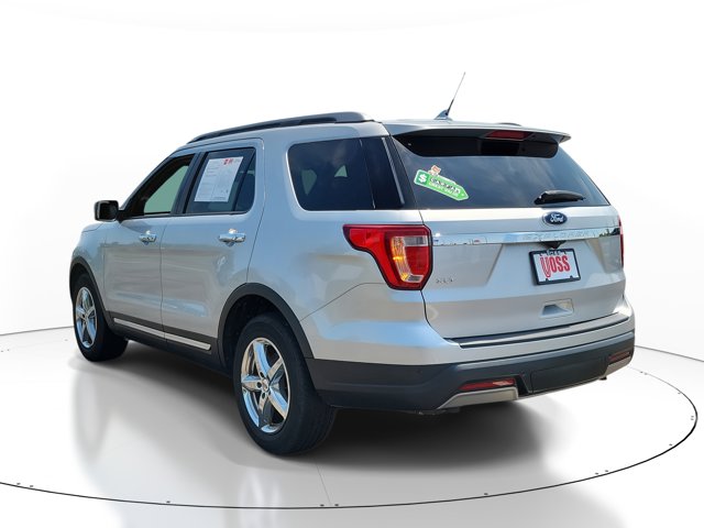 2019 Ford Explorer XLT photo 3