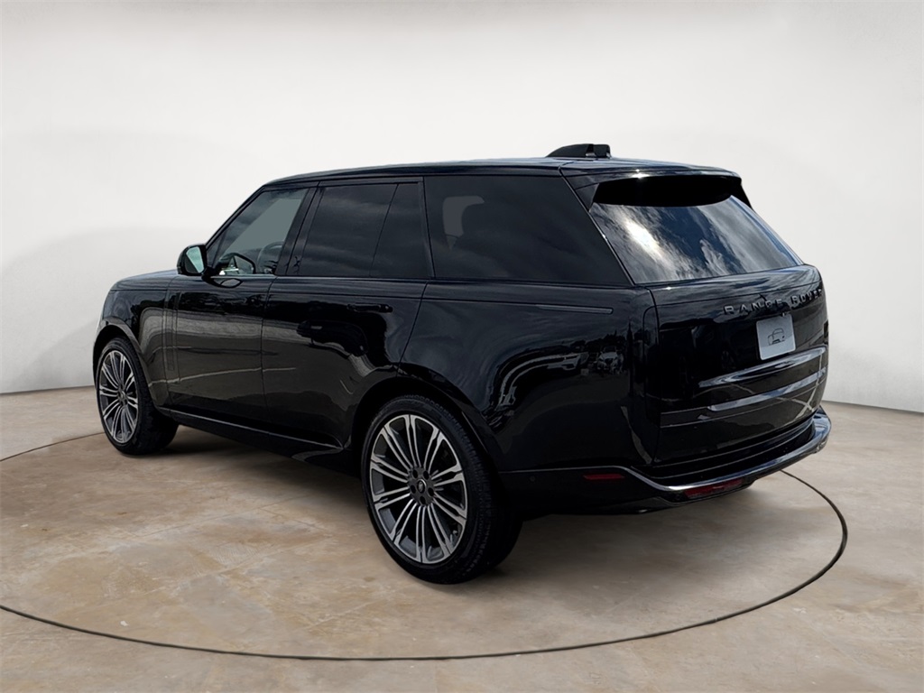 2025 Land Rover Range Rover SE photo 2