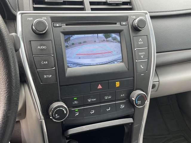 2016 Toyota Camry LE photo 2