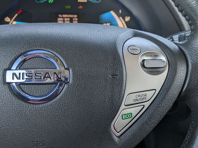 2013 Nissan Leaf SL photo 16