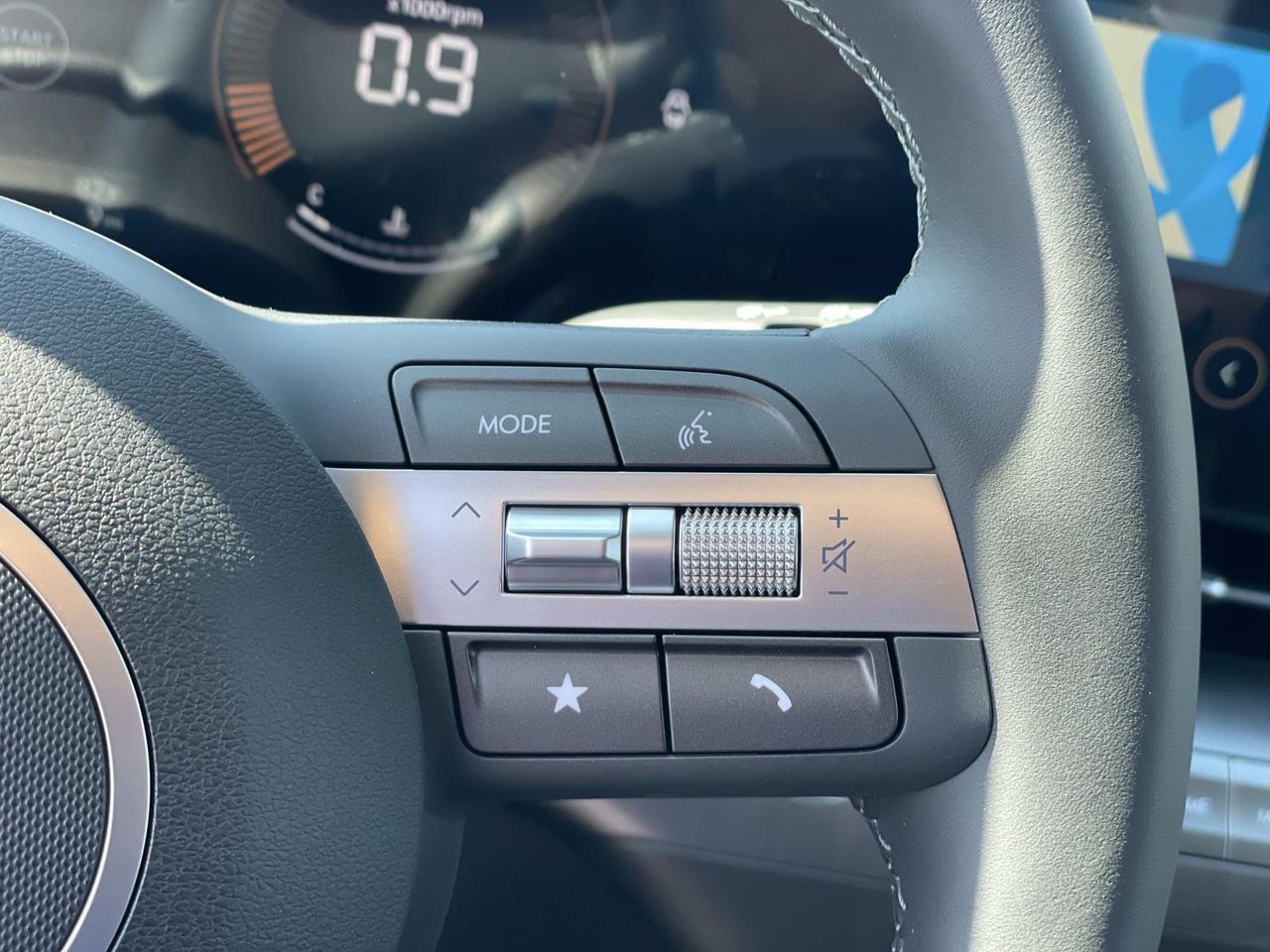 2026 Hyundai Kona SEL photo 8