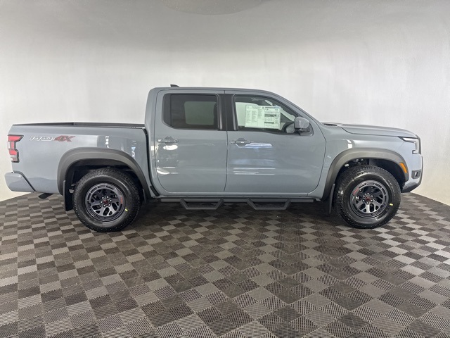2025 Nissan Frontier PRO-4X photo 4