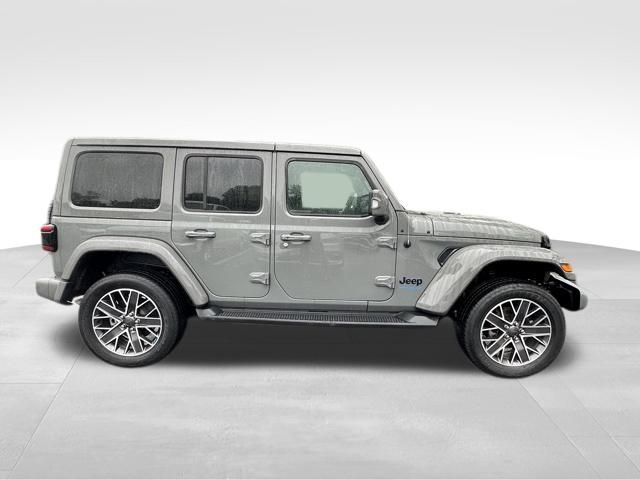 2022 Jeep Wrangler Unlimited Sahara High Altitude 4xe photo 7