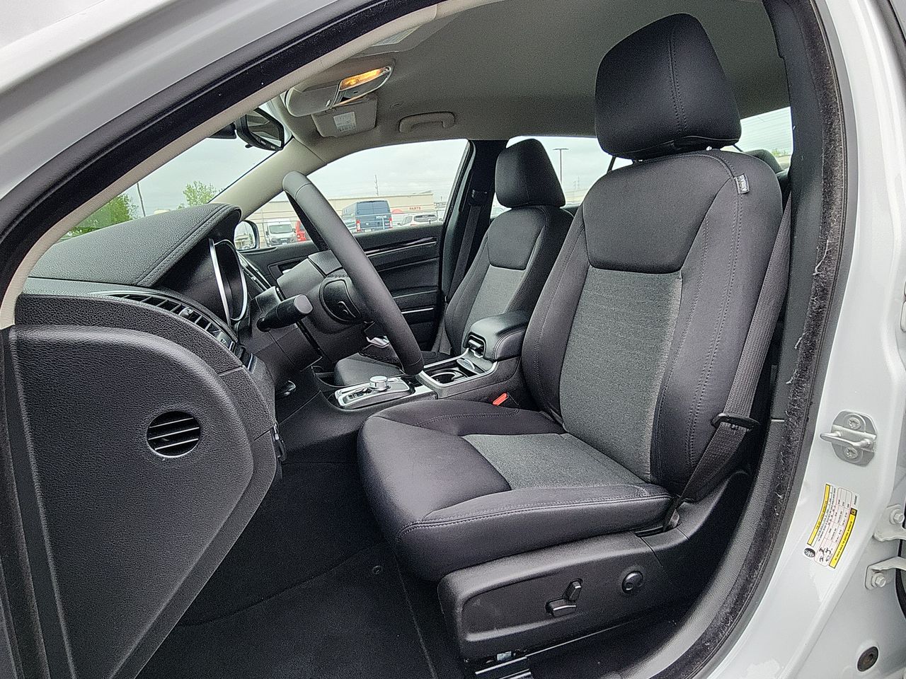 2023 Chrysler 300 Touring photo 10