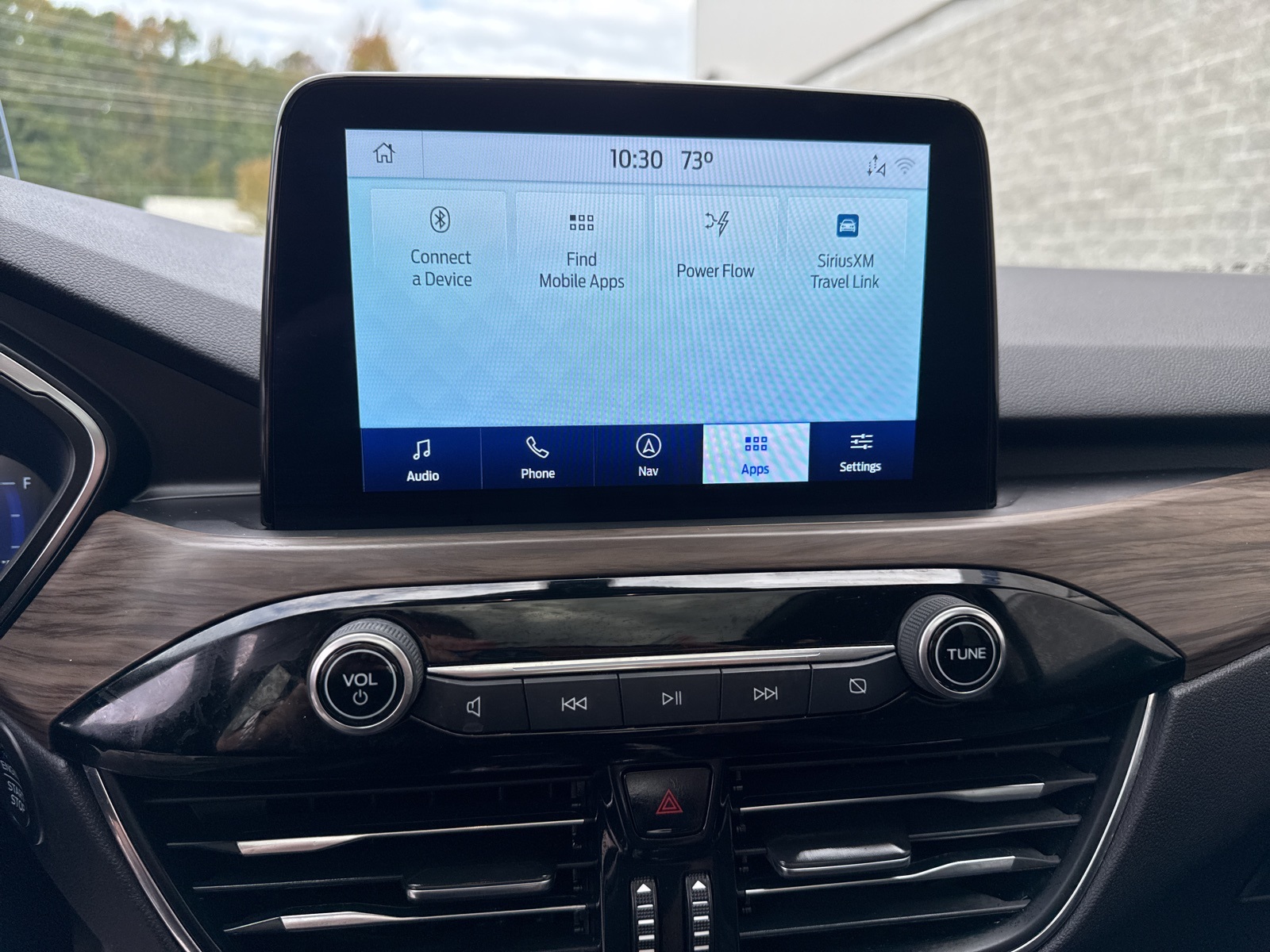 2020 Ford Escape Titanium Hybrid photo 3