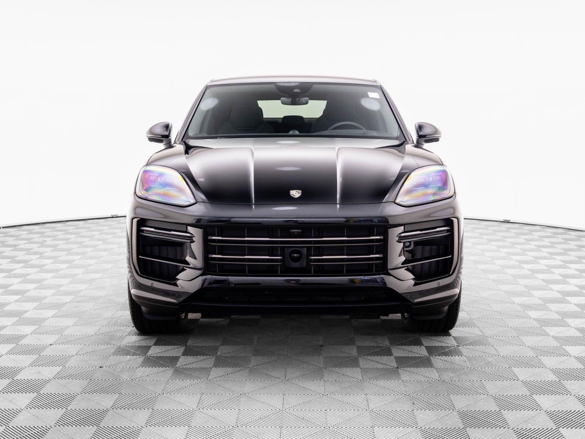 2025 Porsche Cayenne Turbo E-Hybrid Coupe photo 9