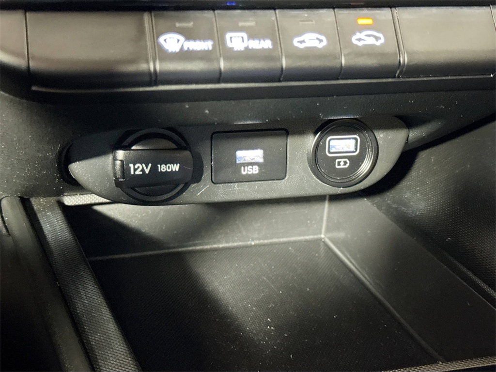 2022 Hyundai Elantra SEL photo 29
