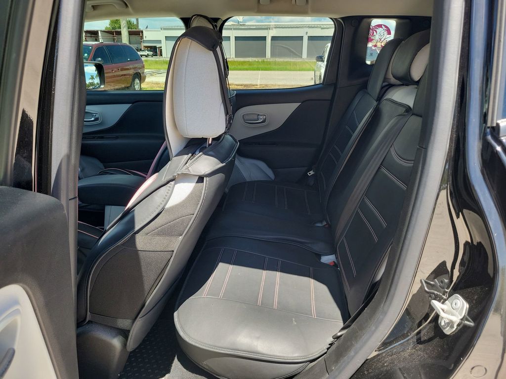 2022 Jeep Renegade Latitude photo 21