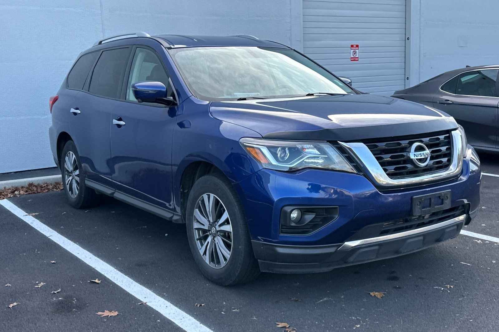 2020 Nissan Pathfinder SL photo 2