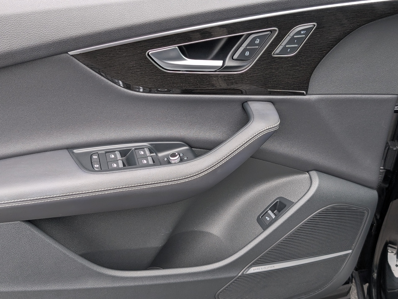 2025 Audi Q7 45 Premium Plus photo 8