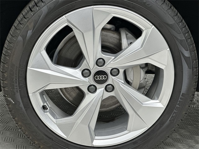2025 Audi Q5 45 S line Premium Plus photo 2