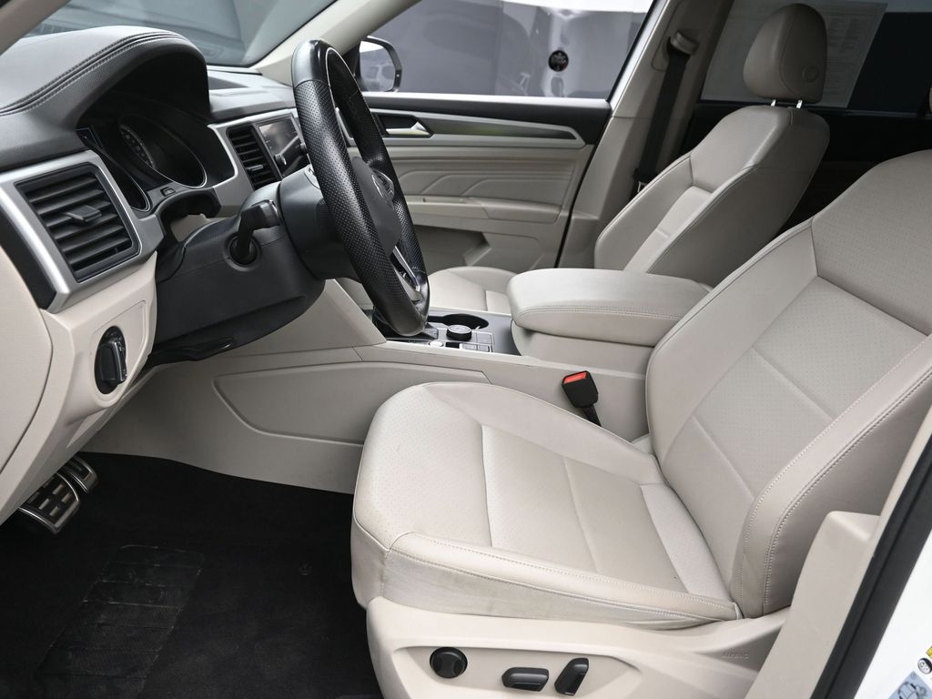 2021 Volkswagen Atlas V6 SE Technology R-Line photo 10