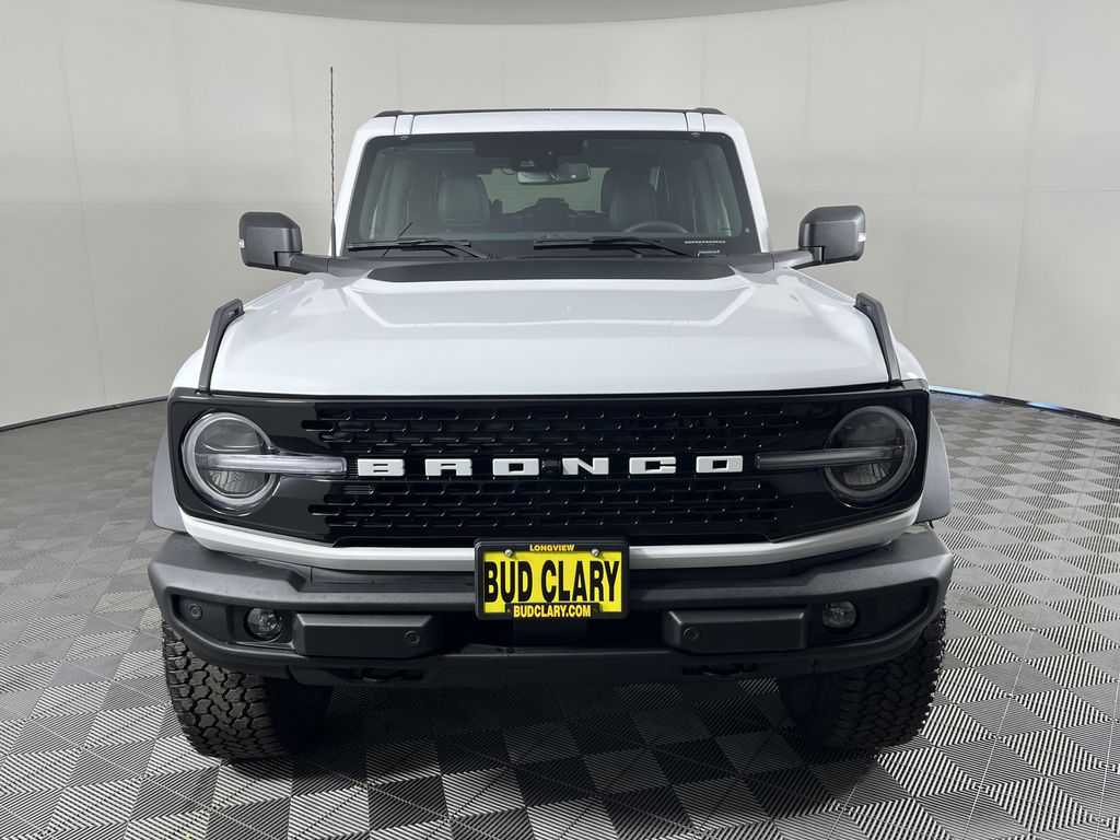 2025 Ford Bronco Outer Banks photo 2