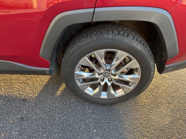 2019 Toyota RAV4 XLE Premium photo 28