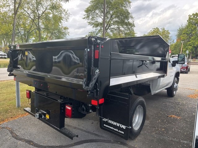 2025 Chevrolet Silverado 3500HD Work Truck photo 4