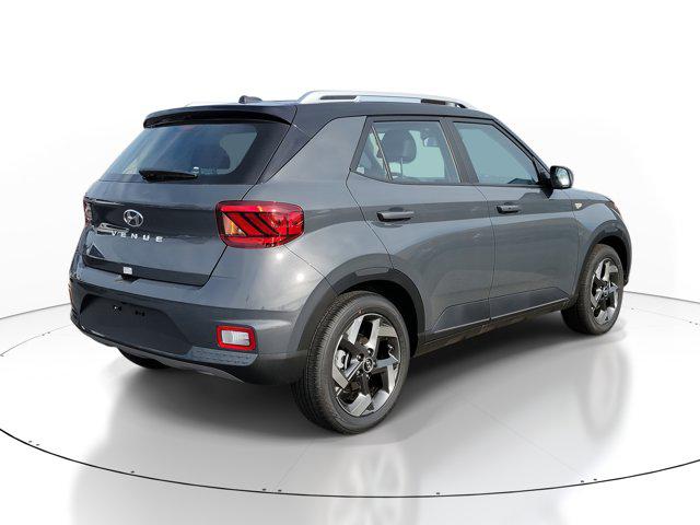 2026 Hyundai Venue SEL photo 3