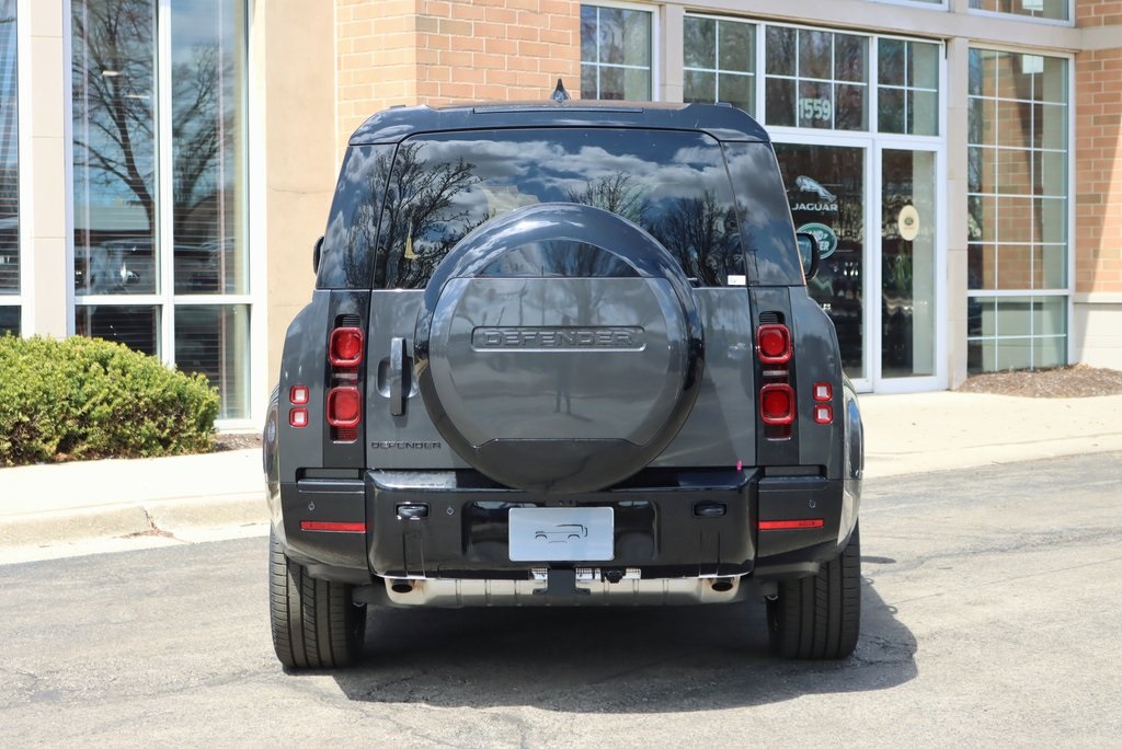 2025 LAND ROVER DEFENDER - Image 4
