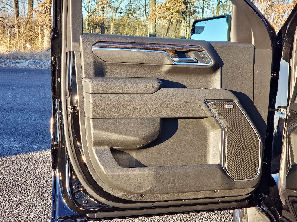 2025 Chevrolet Silverado 1500 RST photo 17