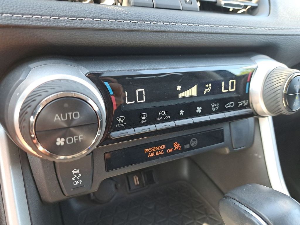 2022 Toyota RAV4 Hybrid XLE Premium photo 23