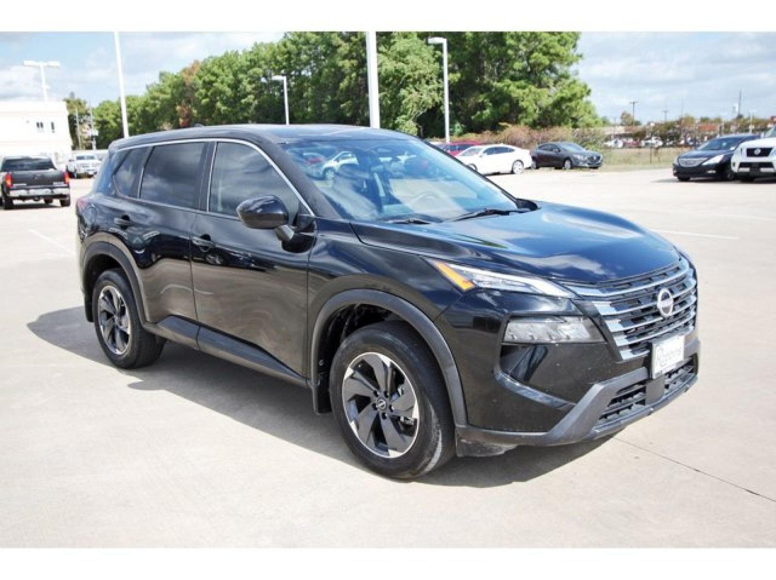 2024 Nissan Rogue SV Black at Robbins Nissan