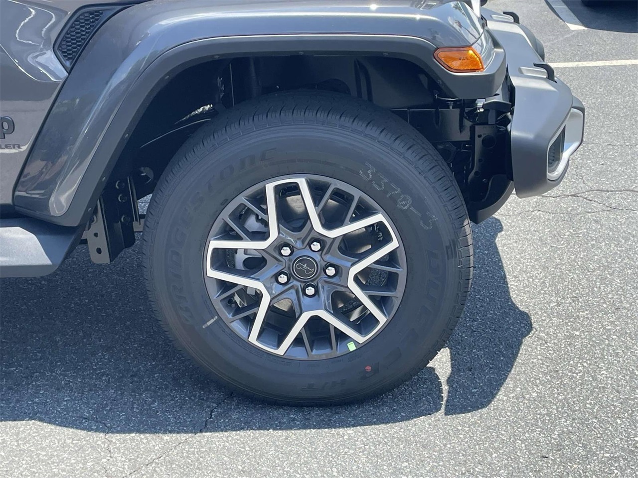 2025 Jeep Wrangler Sahara photo 28