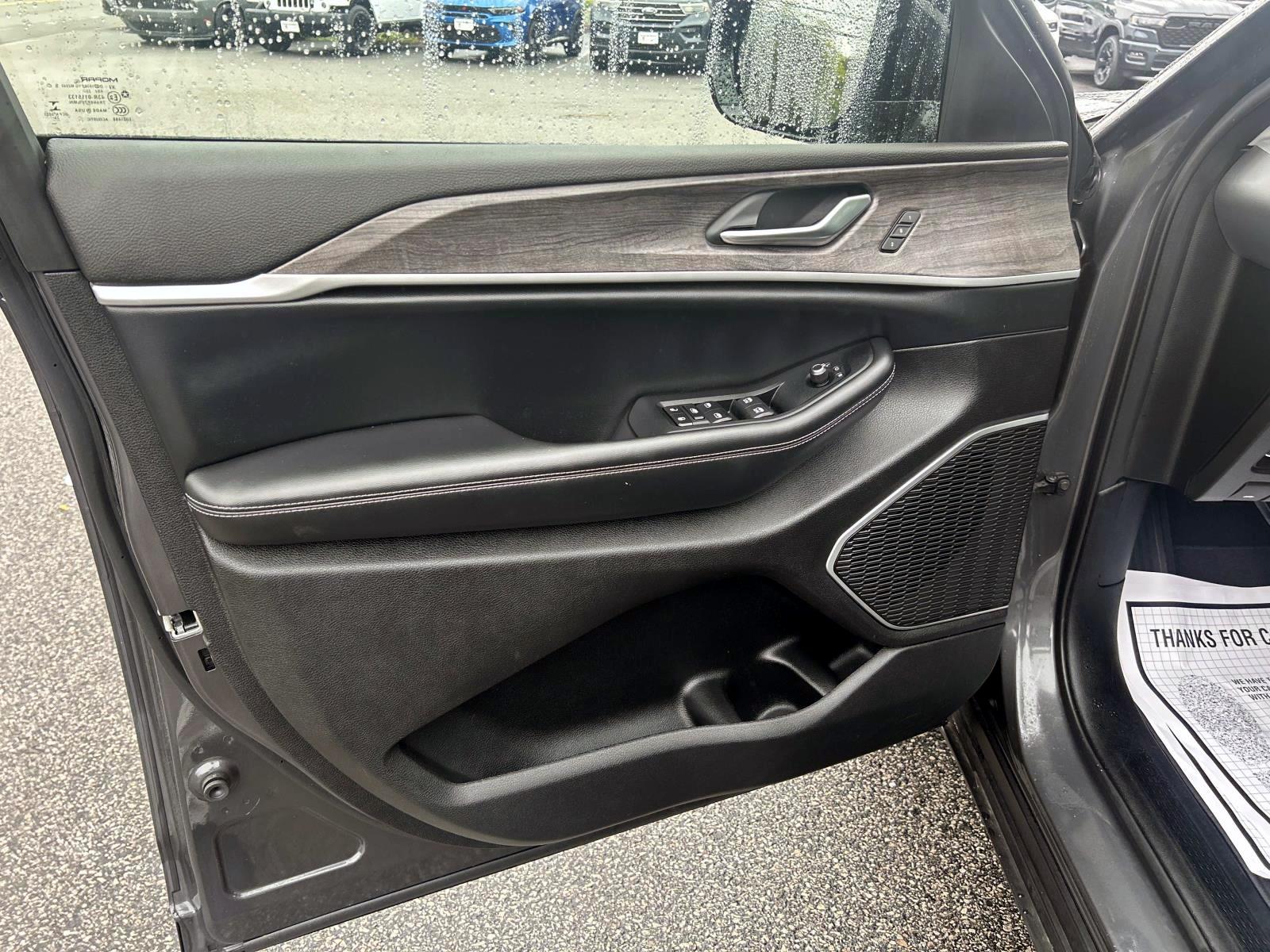 2022 Jeep Grand Cherokee Limited photo 21