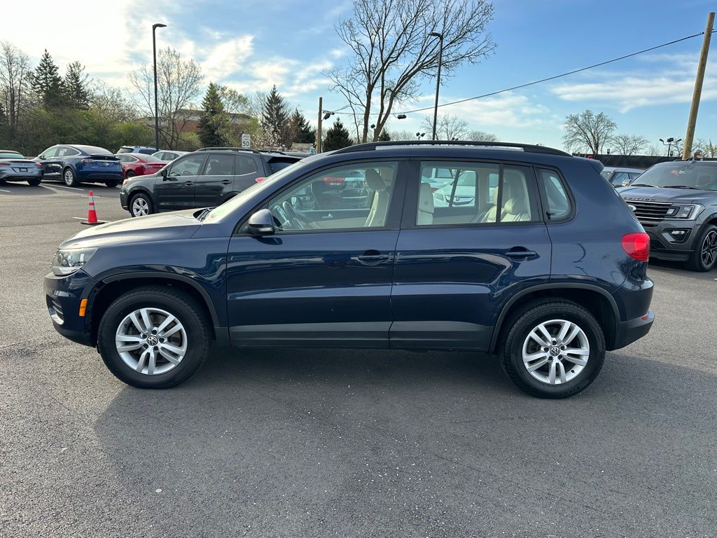 2016 Volkswagen Tiguan S photo 4