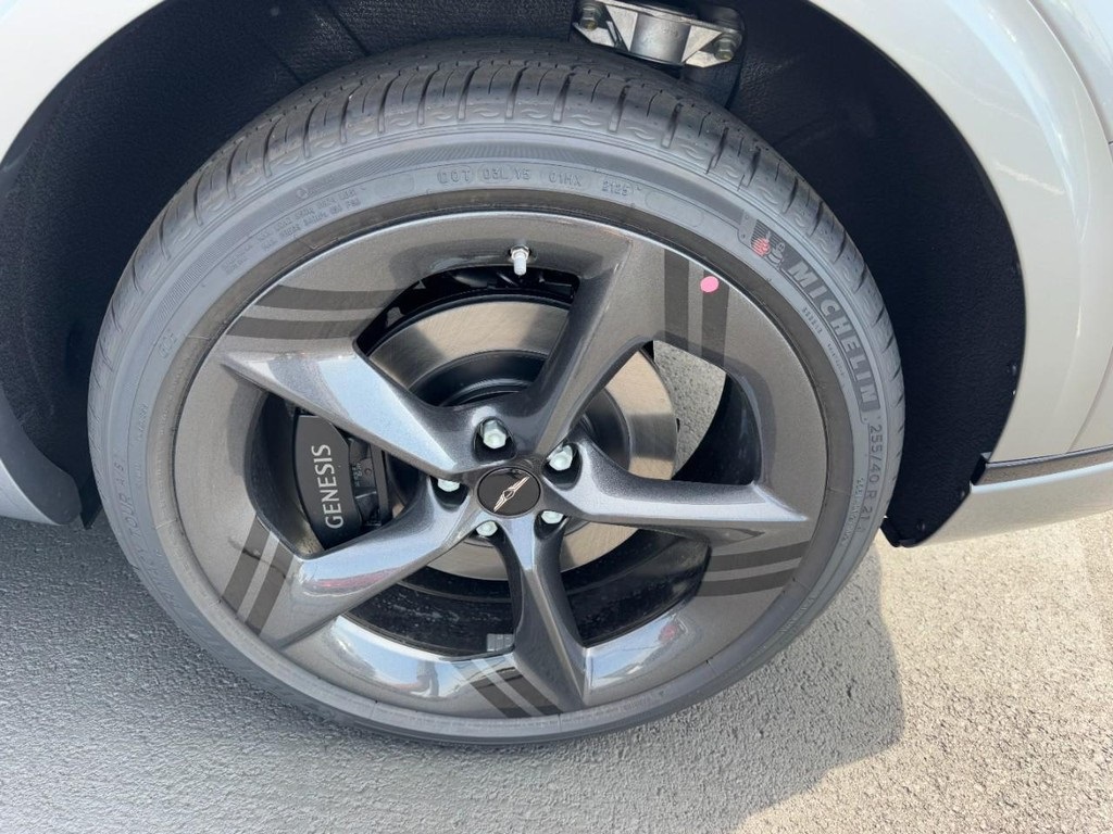 2026 Genesis GV70 2.5T Sport Prestige photo 4