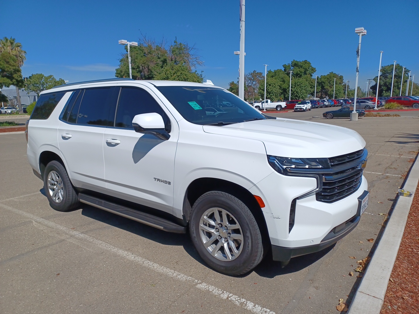 2021 Chevrolet Tahoe LT photo 3