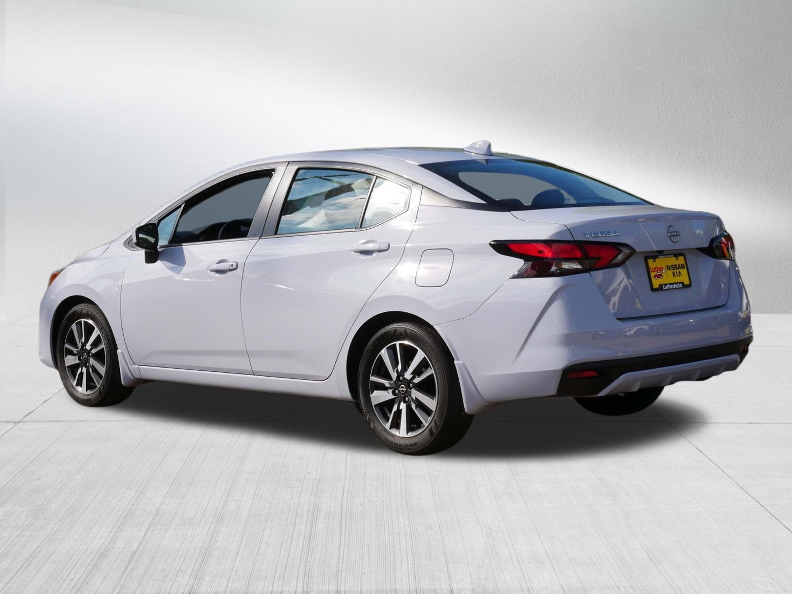 2024 Nissan Versa SV photo 5