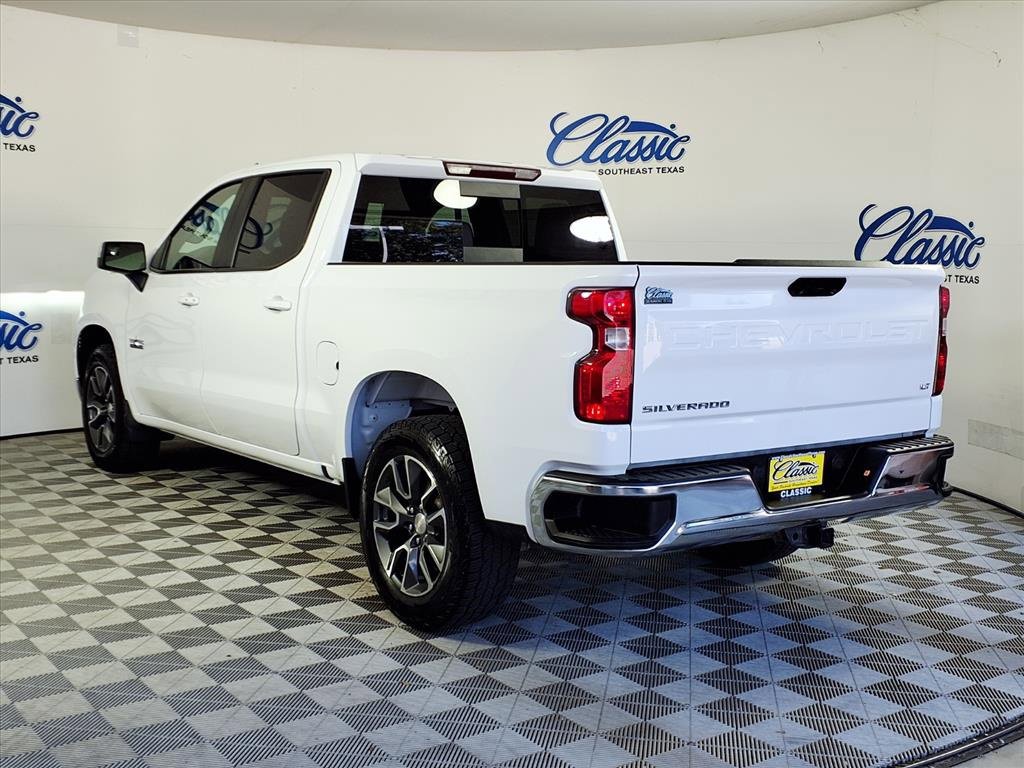 2023 Chevrolet Silverado 1500 LT photo 2