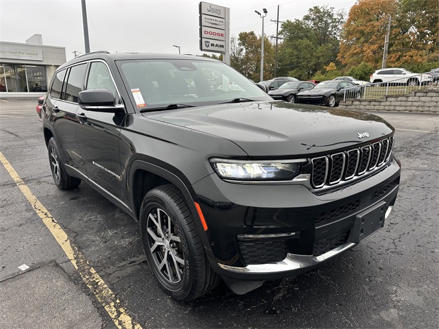 2024 Jeep Grand Cherokee Limited photo 2
