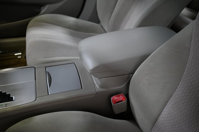 2011 Toyota Camry photo 17