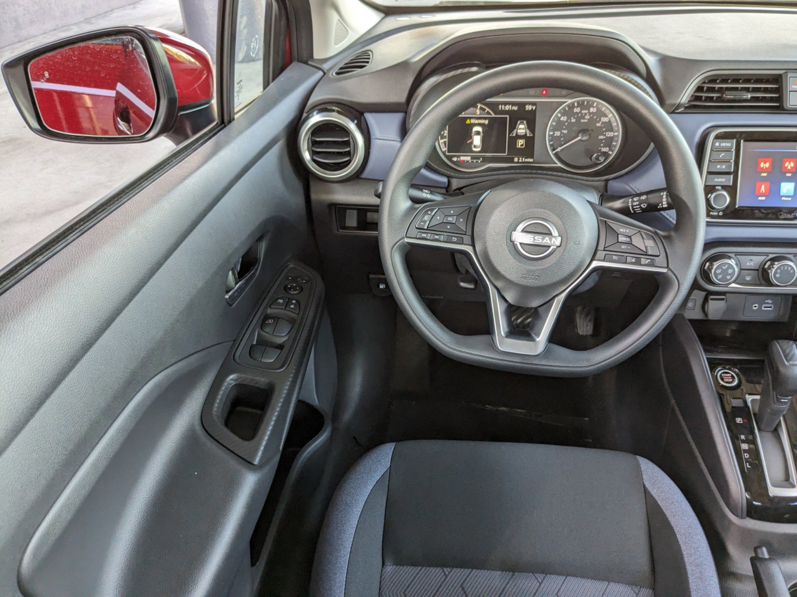 2025 Nissan Versa 1.6 SV photo 5