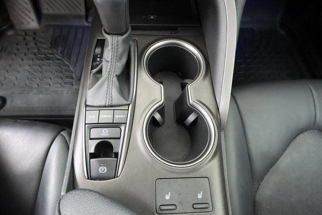 2022 Toyota Camry XSE photo 18