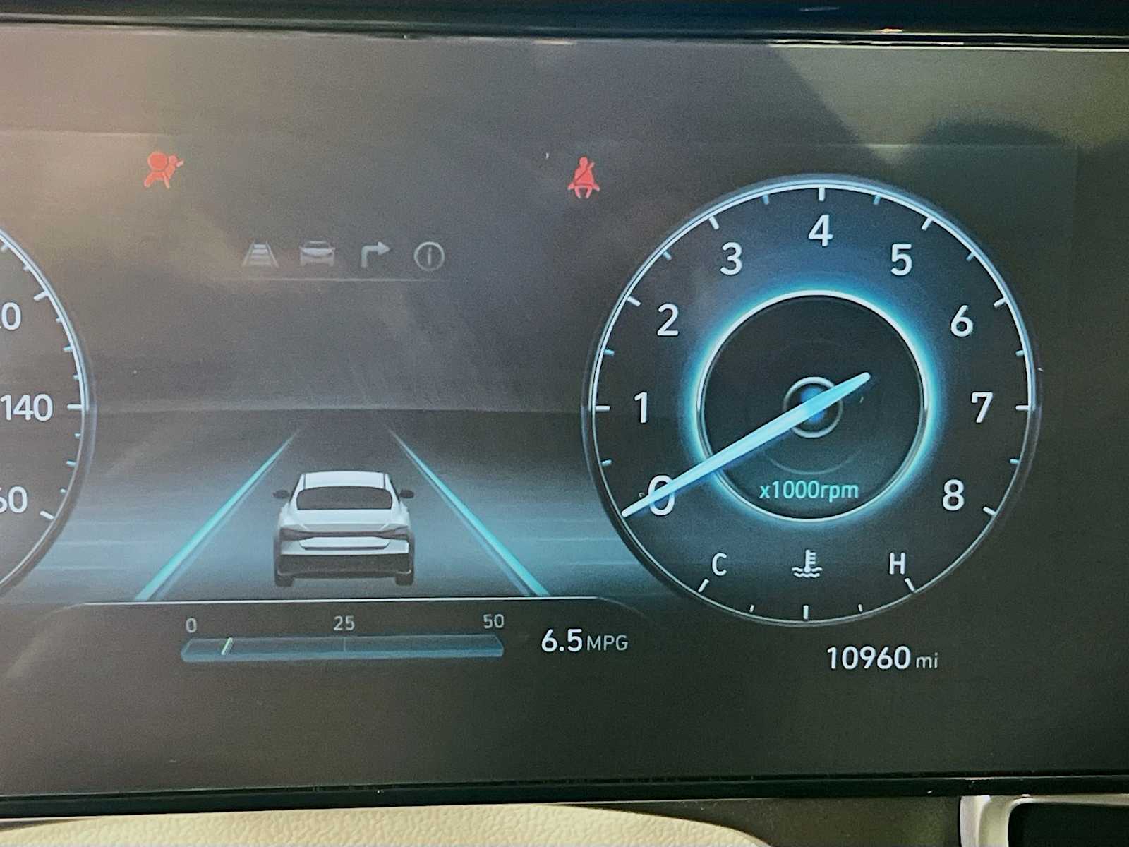 2024 Hyundai Elantra SEL photo 12