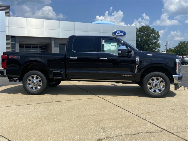 2025 Ford F-350 photo 2