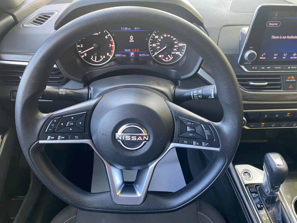 2023 Nissan Altima 2.5 SV photo 11