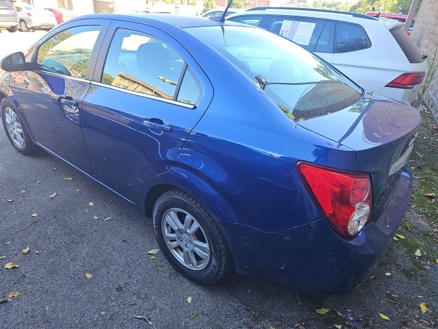 2013 Chevrolet Sonic LT photo 2