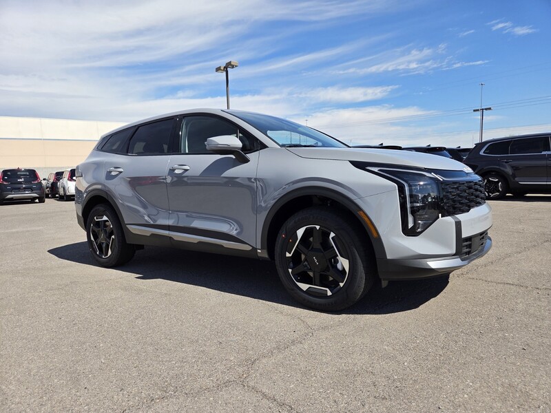 2026 Kia Sportage Hybrid S photo 2