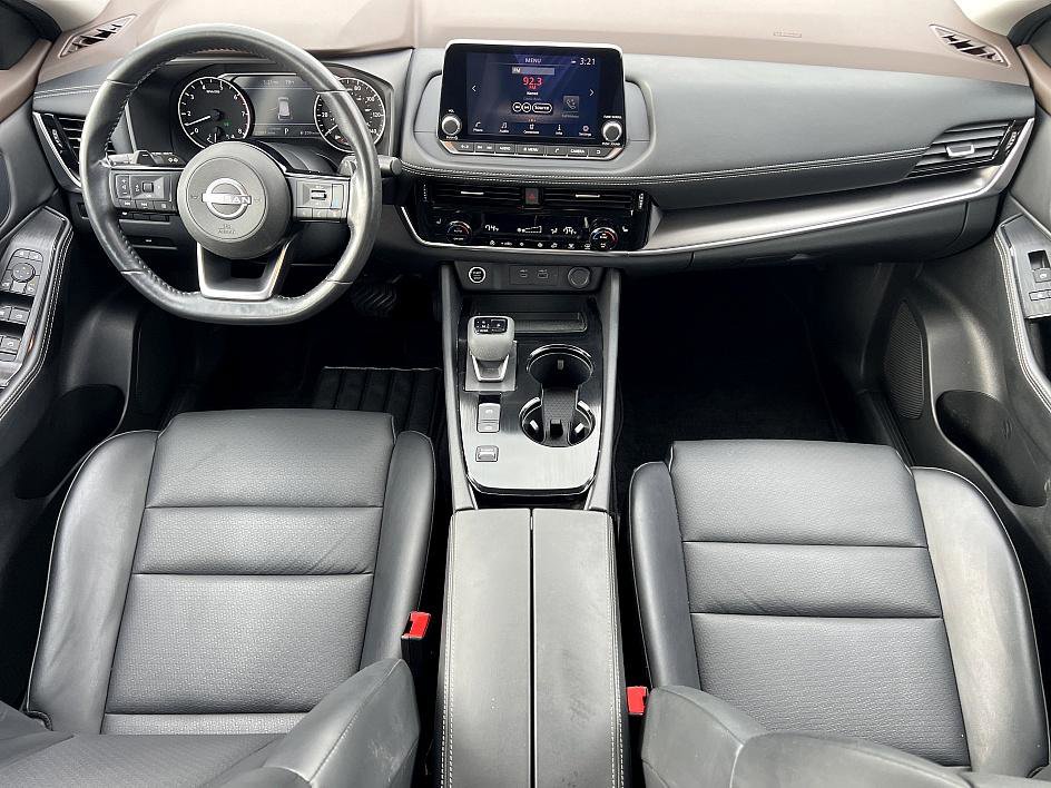 2022 Nissan Rogue SV photo 16