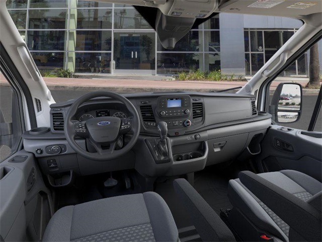 2025 Ford Transit photo 4