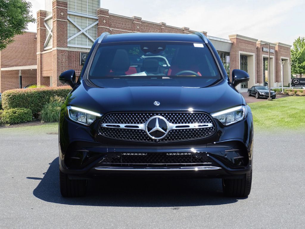 2025 Mercedes Benz GLC 300 4MATIC photo 2