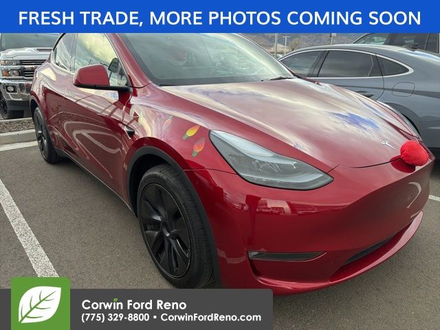 2025 Tesla Model Y Long Range's photo